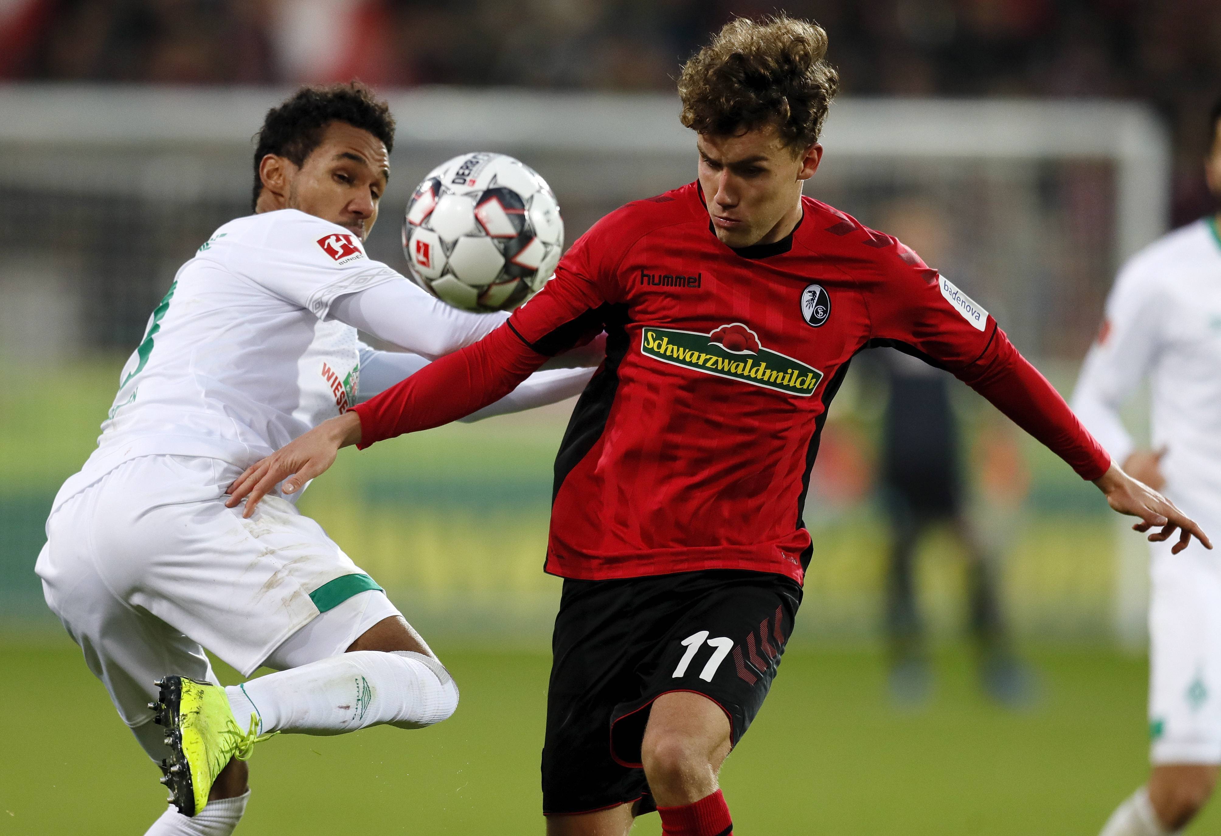 关于冲刺阶段欧超杯焦点战；马赛临场应变；媒体盛赞；阵容厚度经受考验的信息